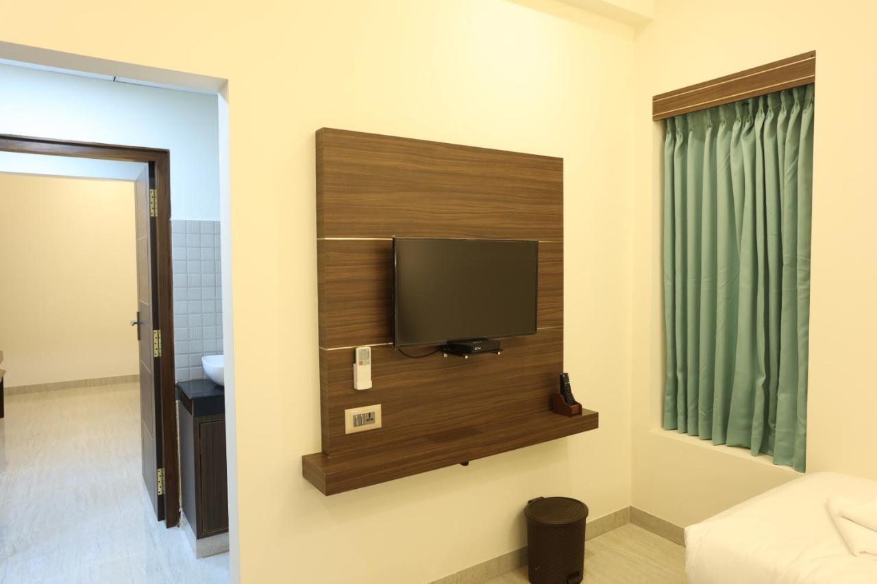 Hotel Minas Manor Tiruchirappalli Esterno foto