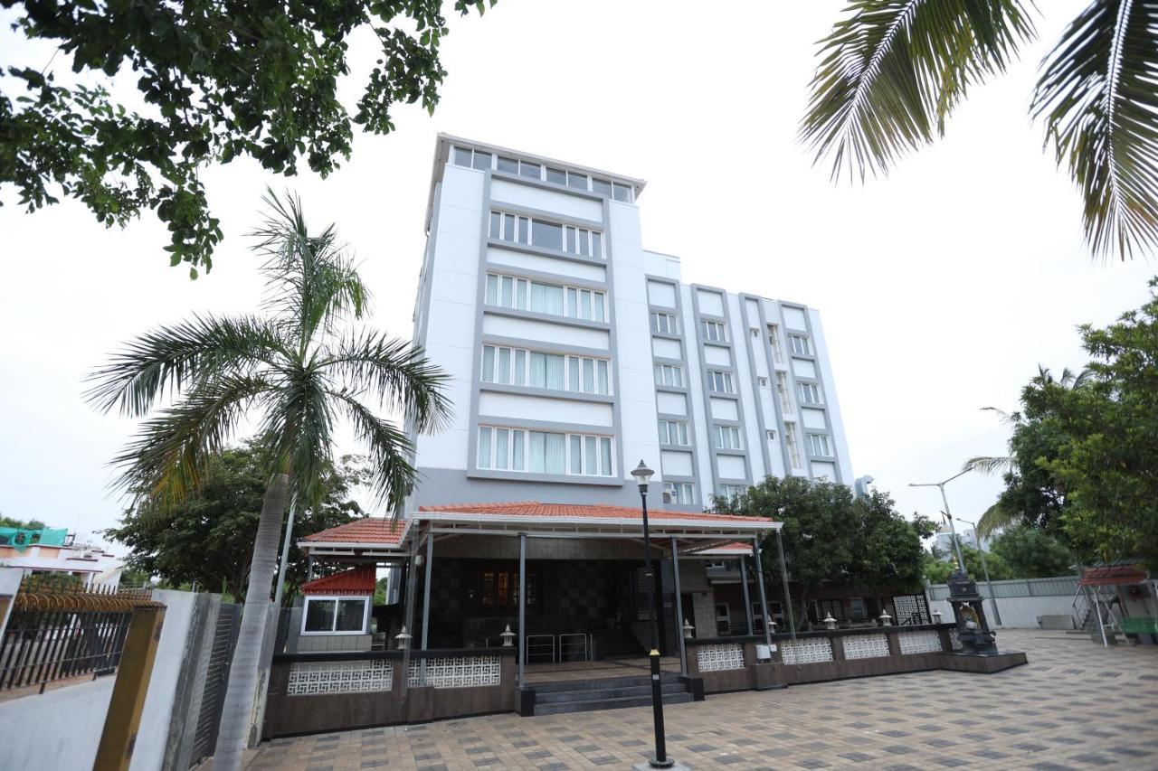 Hotel Minas Manor Tiruchirappalli Esterno foto