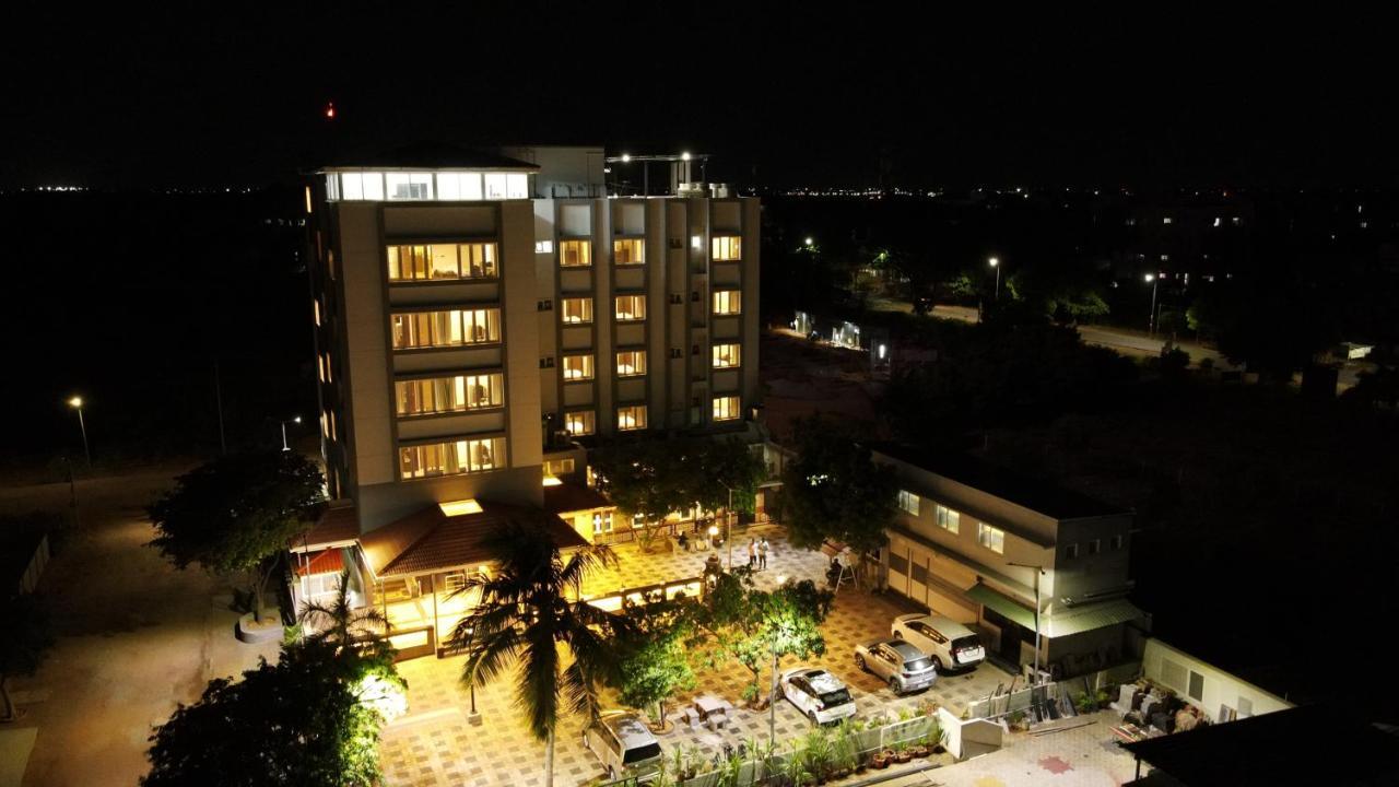 Hotel Minas Manor Tiruchirappalli Esterno foto