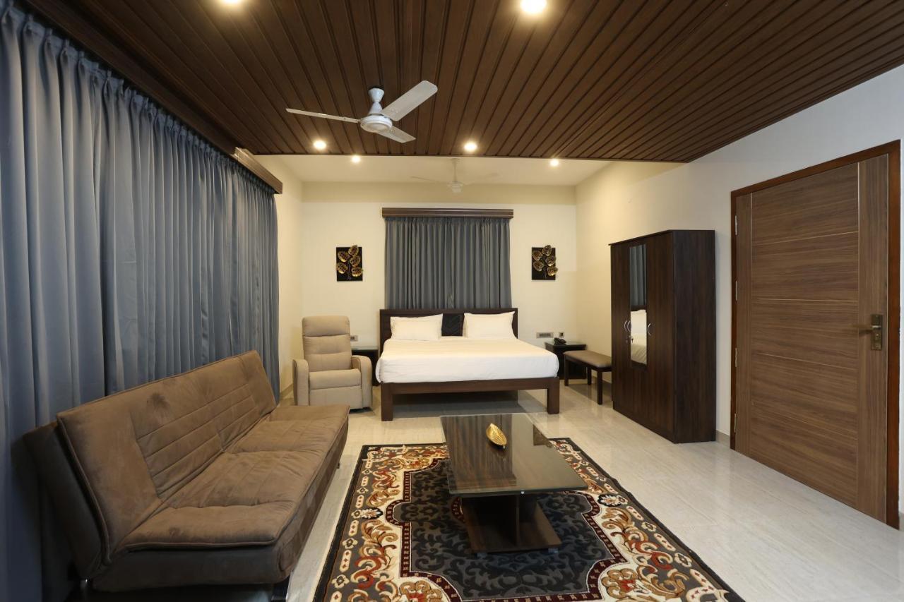 Hotel Minas Manor Tiruchirappalli Esterno foto