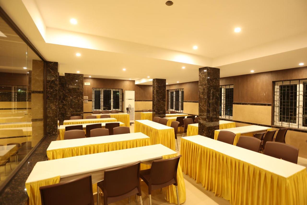 Hotel Minas Manor Tiruchirappalli Esterno foto