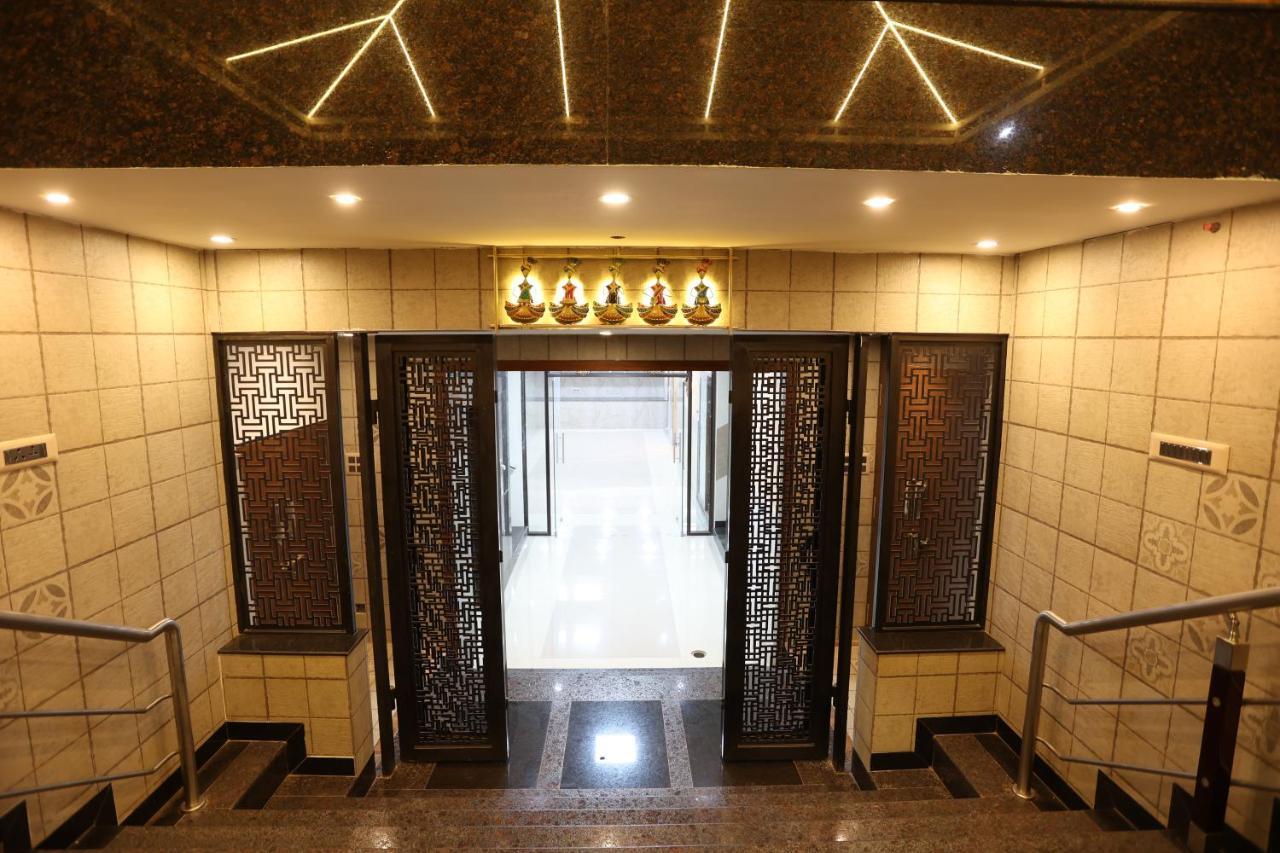 Hotel Minas Manor Tiruchirappalli Esterno foto