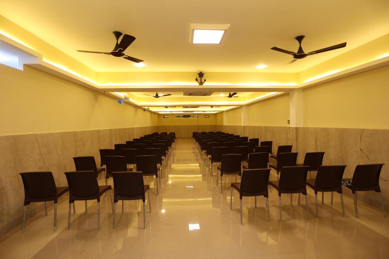 Hotel Minas Manor Tiruchirappalli Esterno foto